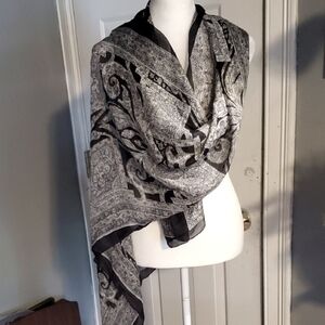 Bijoux Terner Black and Gray Silk Scarf